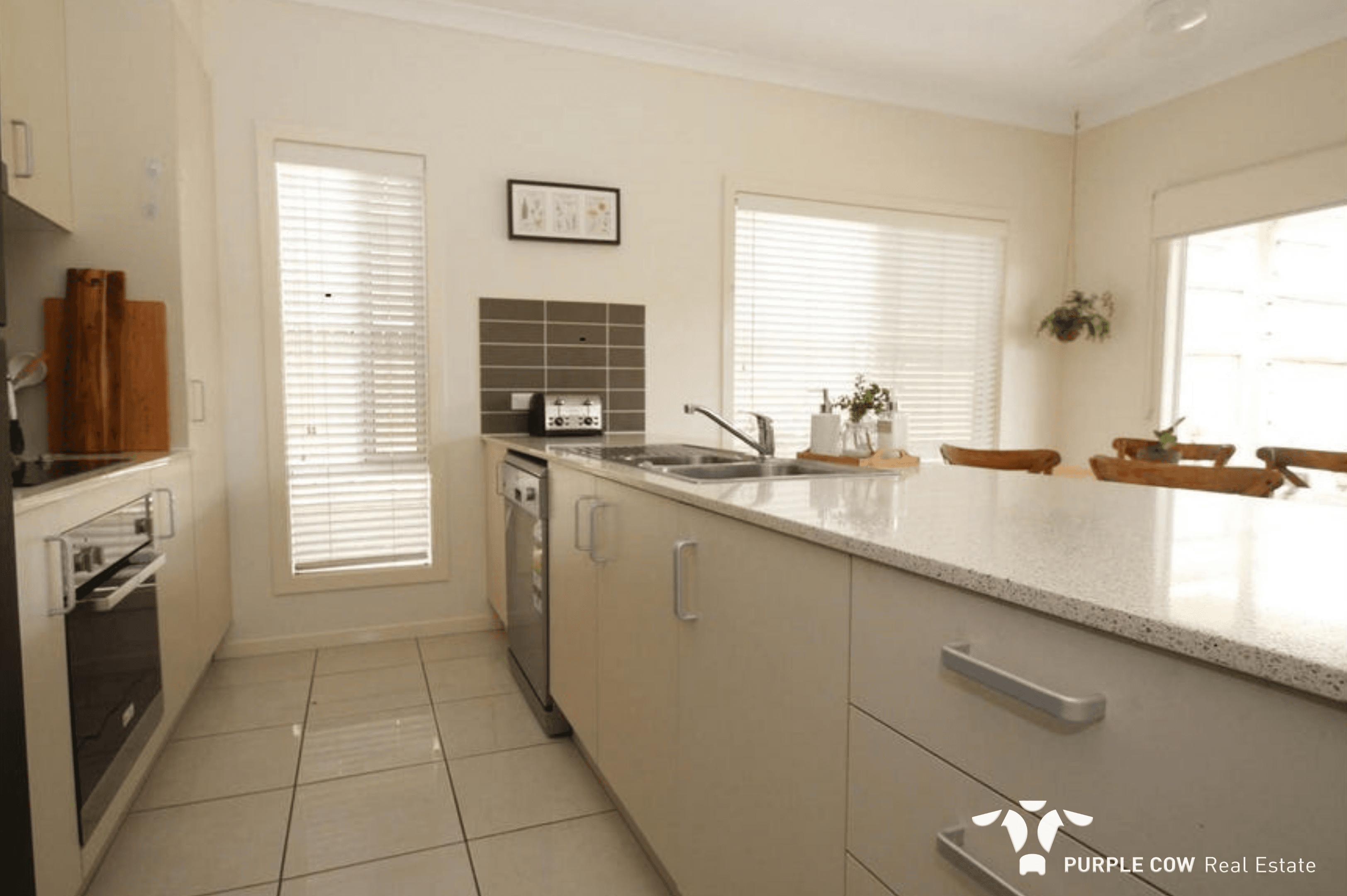 20 Arnaldo Avenue, Augustine Heights — photo 3 of 7