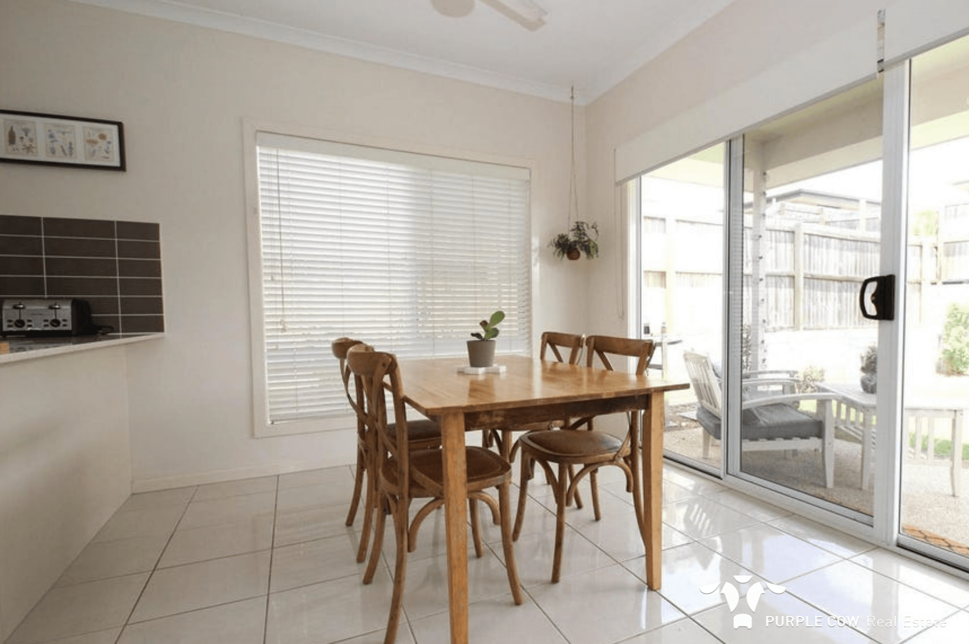 20 Arnaldo Avenue, Augustine Heights — photo 4 of 7