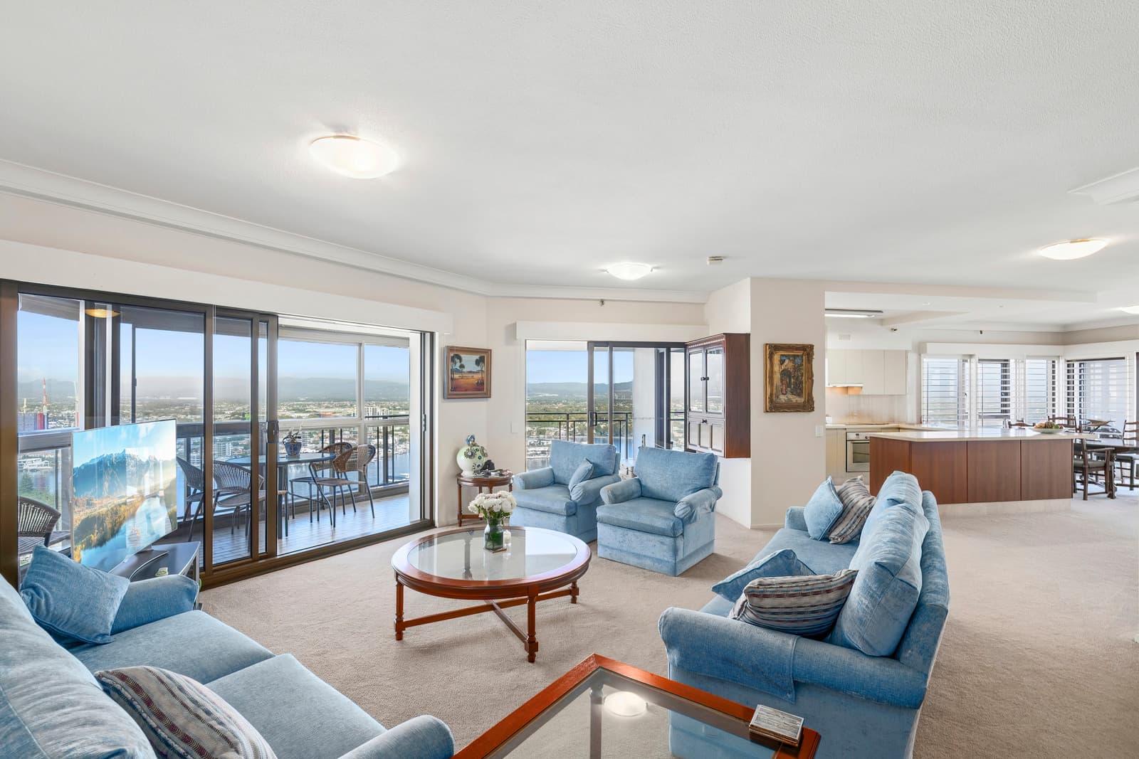 173/8 Admiralty Drive, Surfers Paradise — photo 2 of 5
