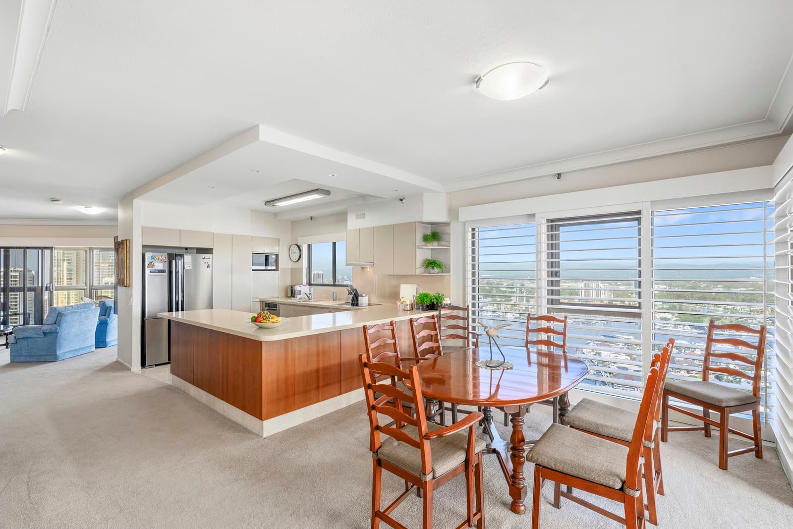 173/8 Admiralty Drive, Surfers Paradise — photo 4 of 5