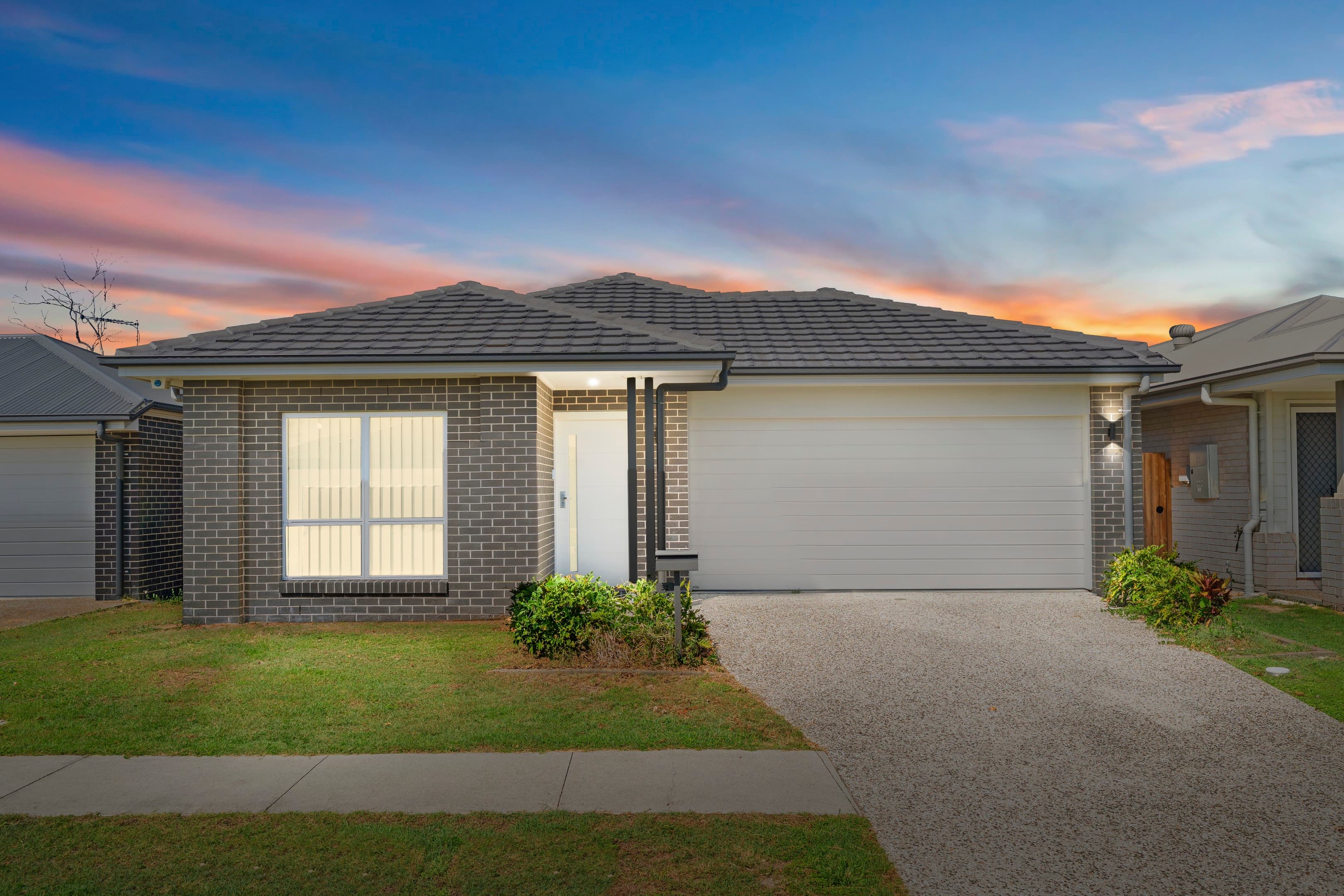 32 Bly Street, Logan Reserve — photo 3 of 5