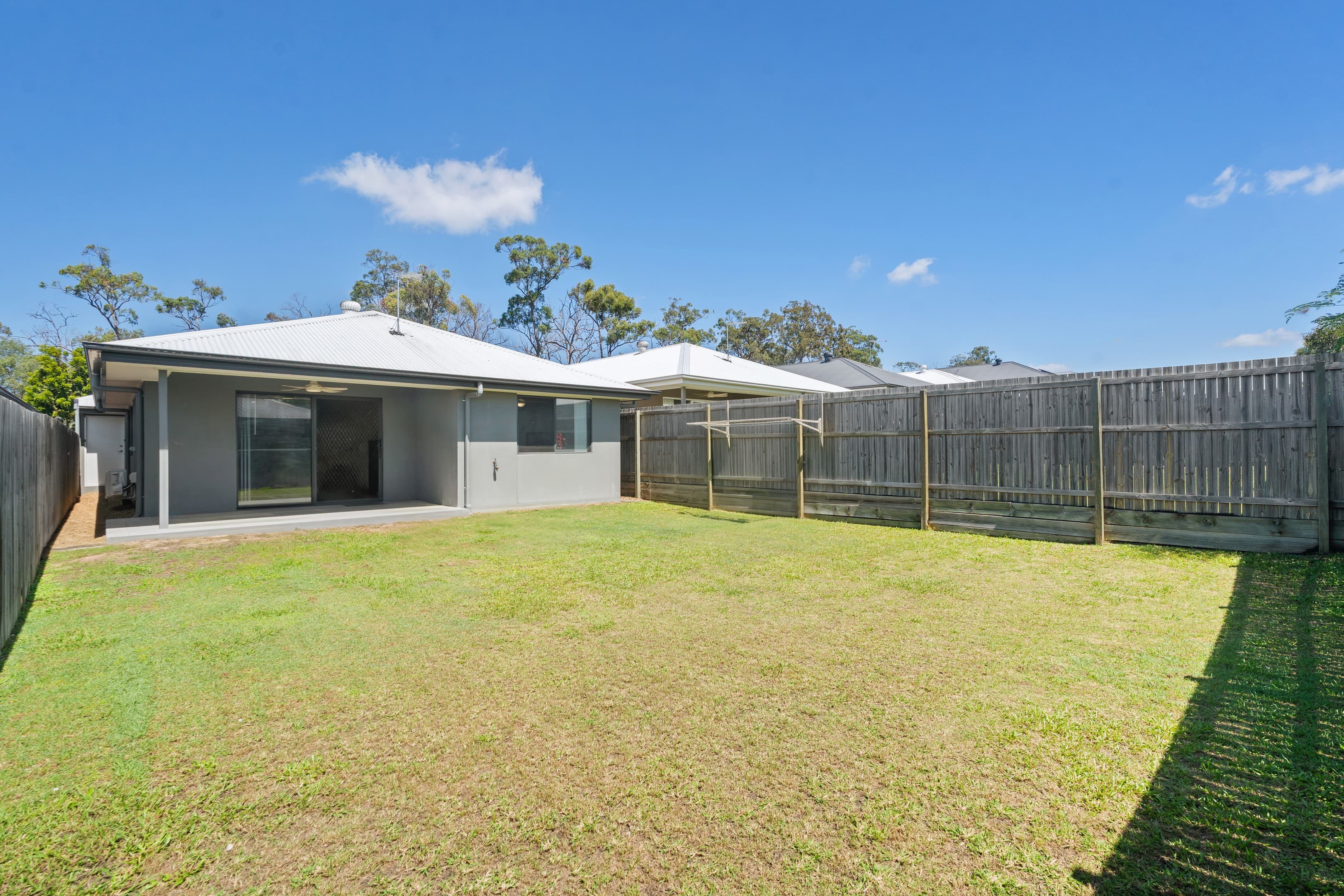 88 Almandin Street, Logan Reserve — photo 4 of 5