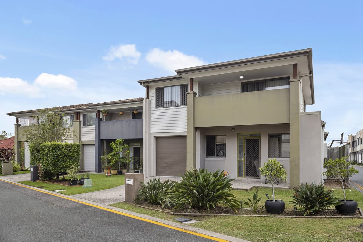 6 Millstream Lane, Fitzgibbon — photo 1 of 5
