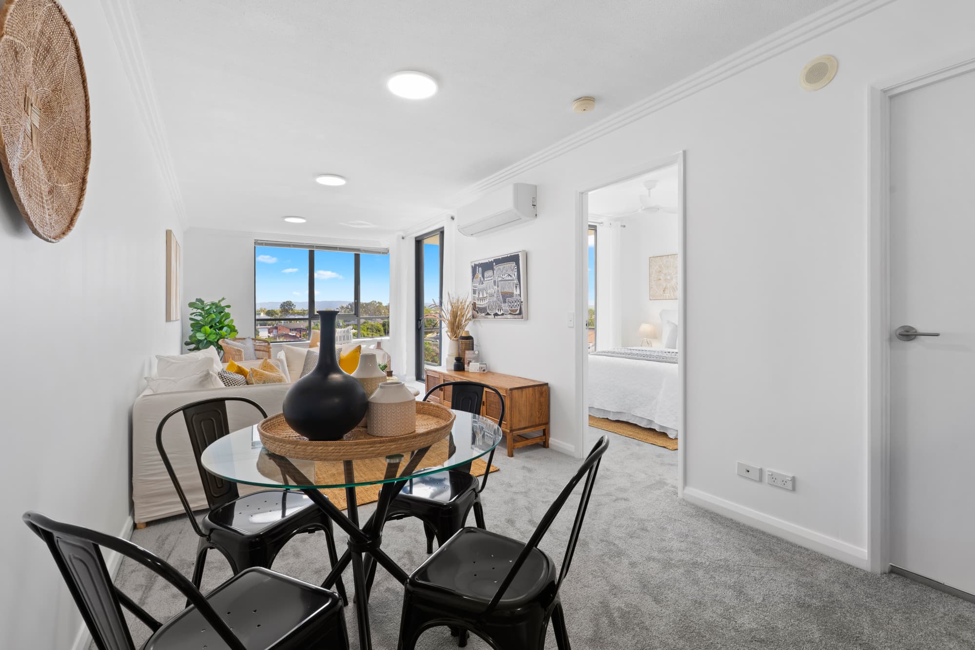 27/136 Marine Parade Service Road, Southport — photo 1 of 5