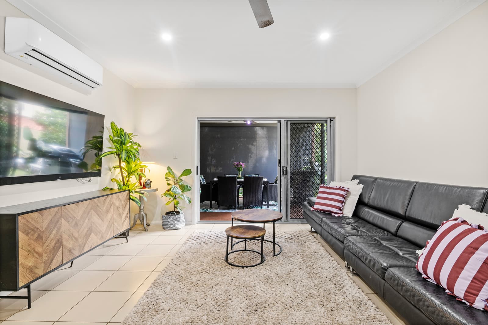 11/37 Azure Way, Hope Island — photo 4 of 7