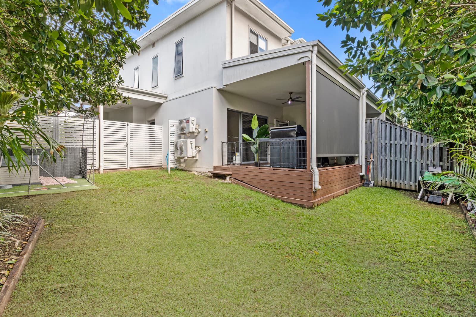 11/37 Azure Way, Hope Island — photo 1 of 7