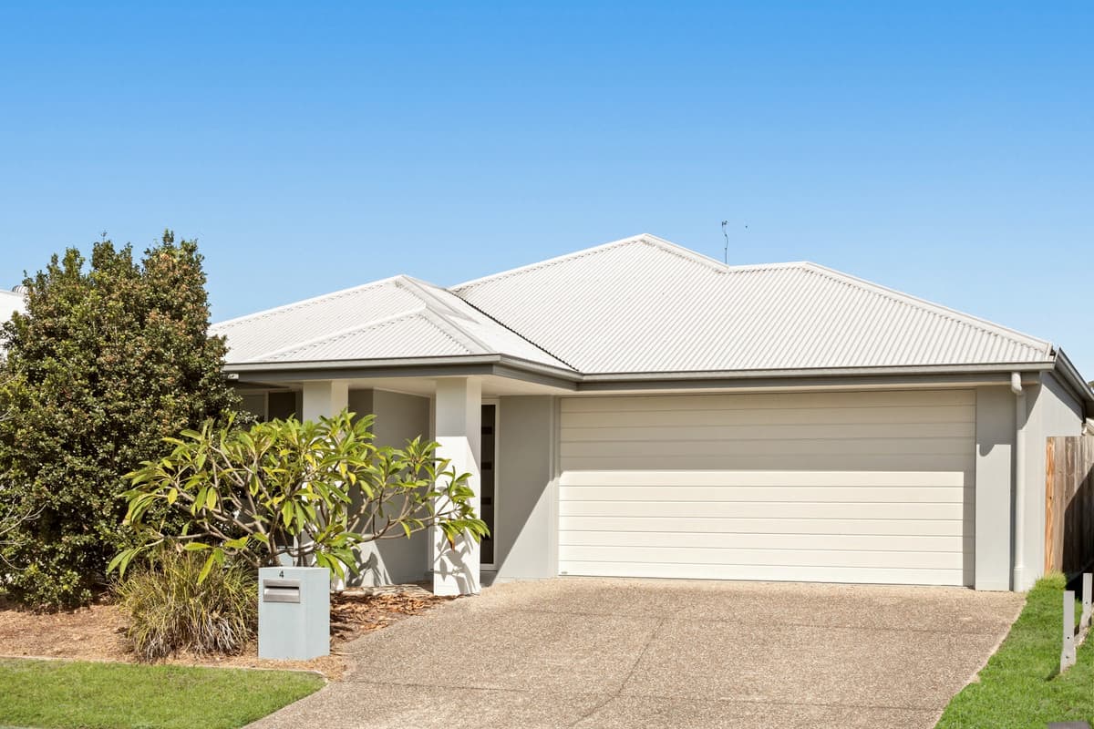 4 Mirapool Street, Rothwell — photo 1 of 5