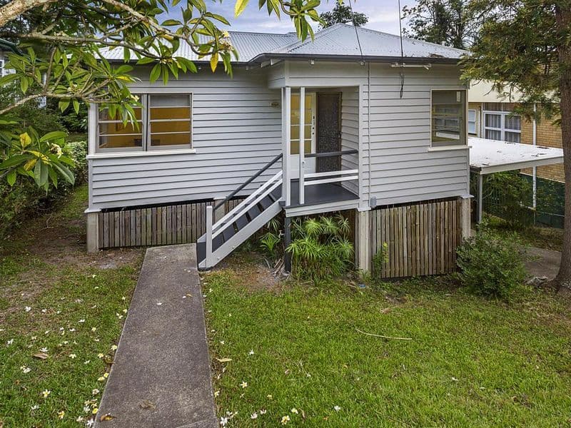 228 Chatsworth Road, Coorparoo — photo 1 of 5