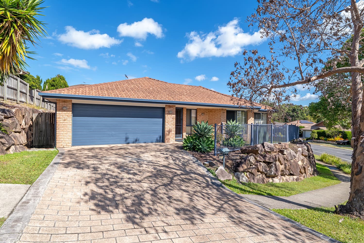151 Saturn Crescent, Bridgeman Downs — photo 1 of 5