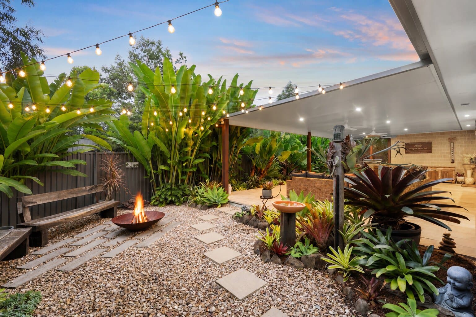 21 Holland Street, Landsborough, Landsborough — photo 1 of 5