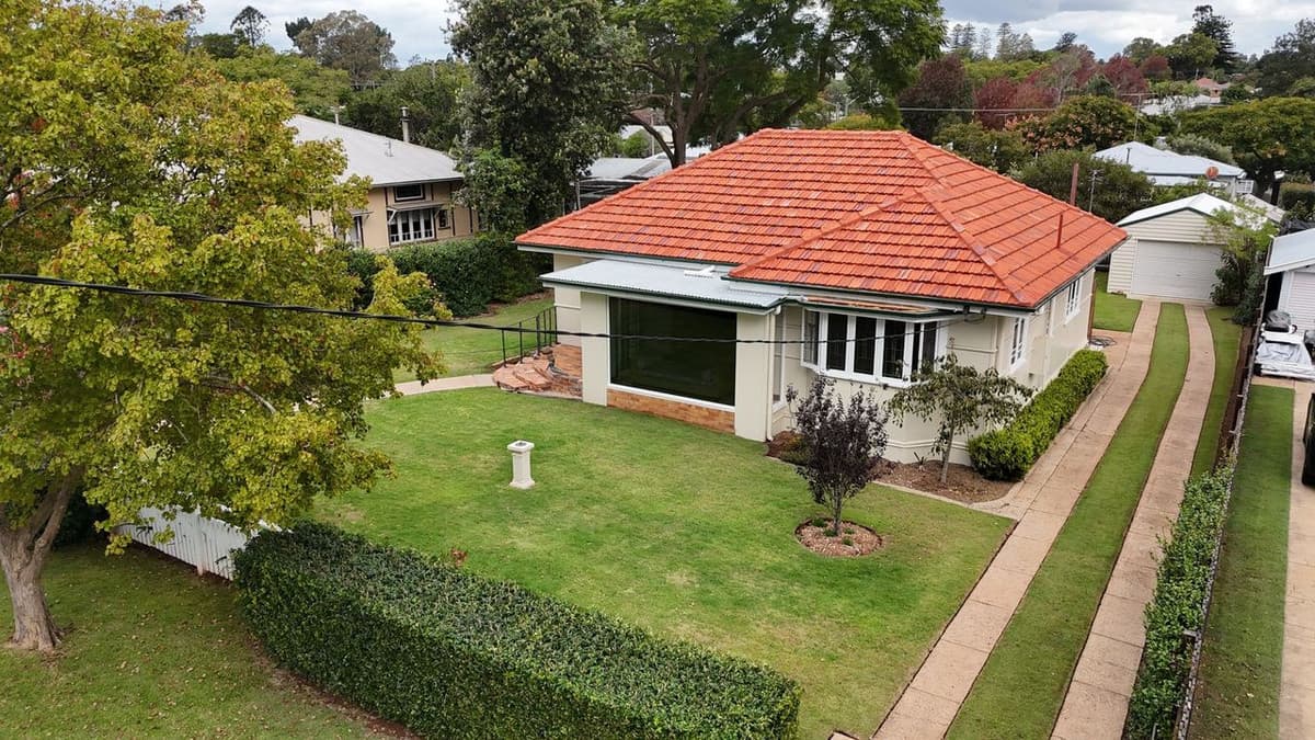 4 STONEHAVEN Street, Mount Lofty — photo 3 of 5