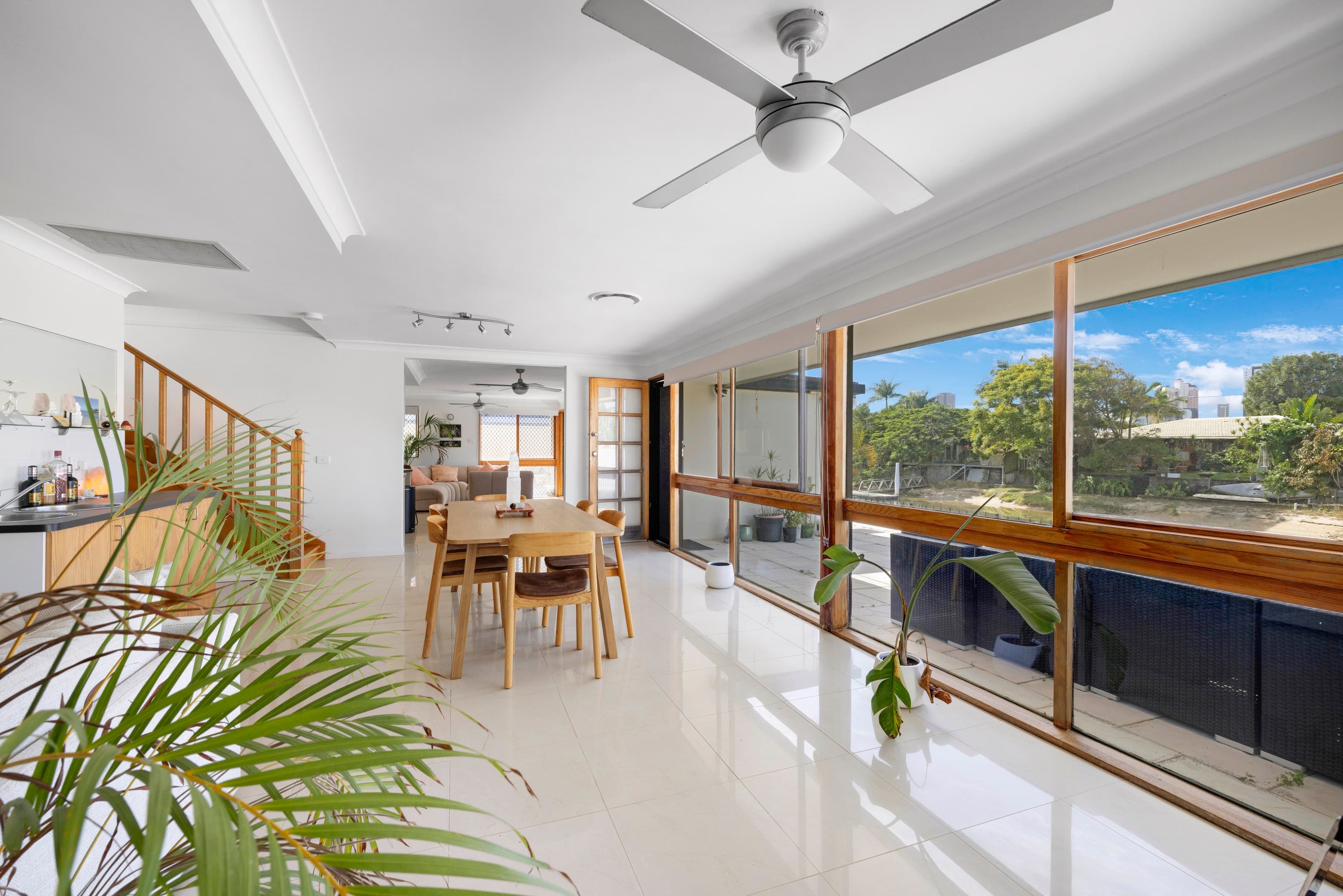10 Summerland Key, Broadbeach Waters — photo 3 of 5