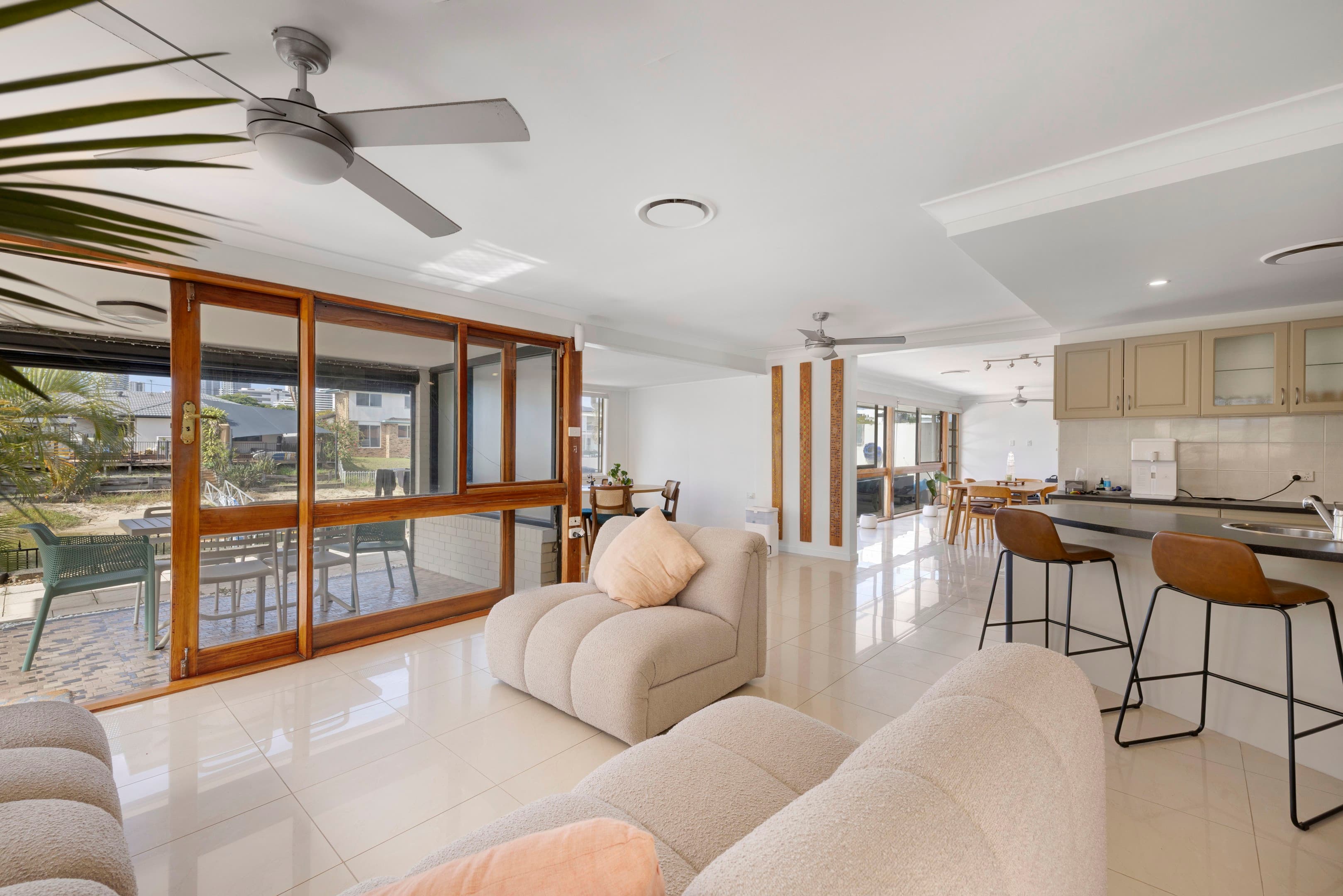 10 Summerland Key, Broadbeach Waters — photo 4 of 5