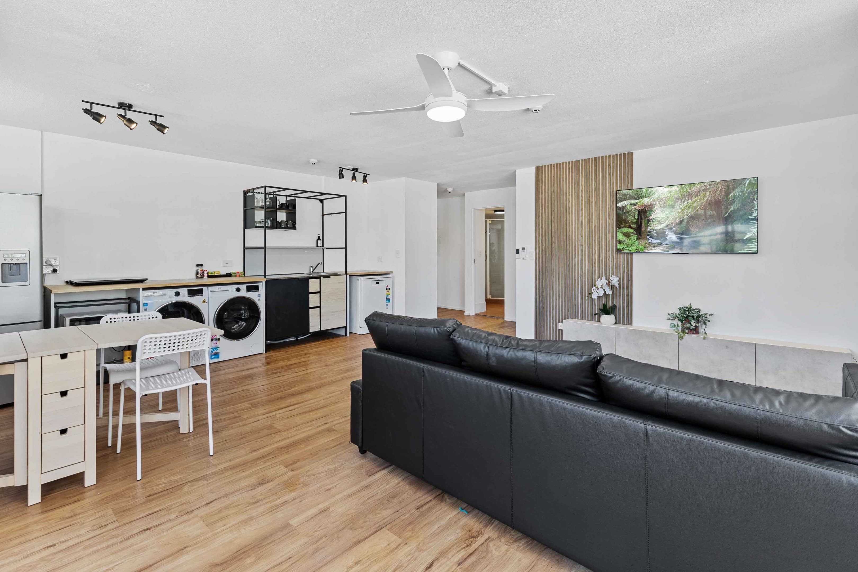 41/19 Orchid Avenue, Surfers Paradise — photo 4 of 5