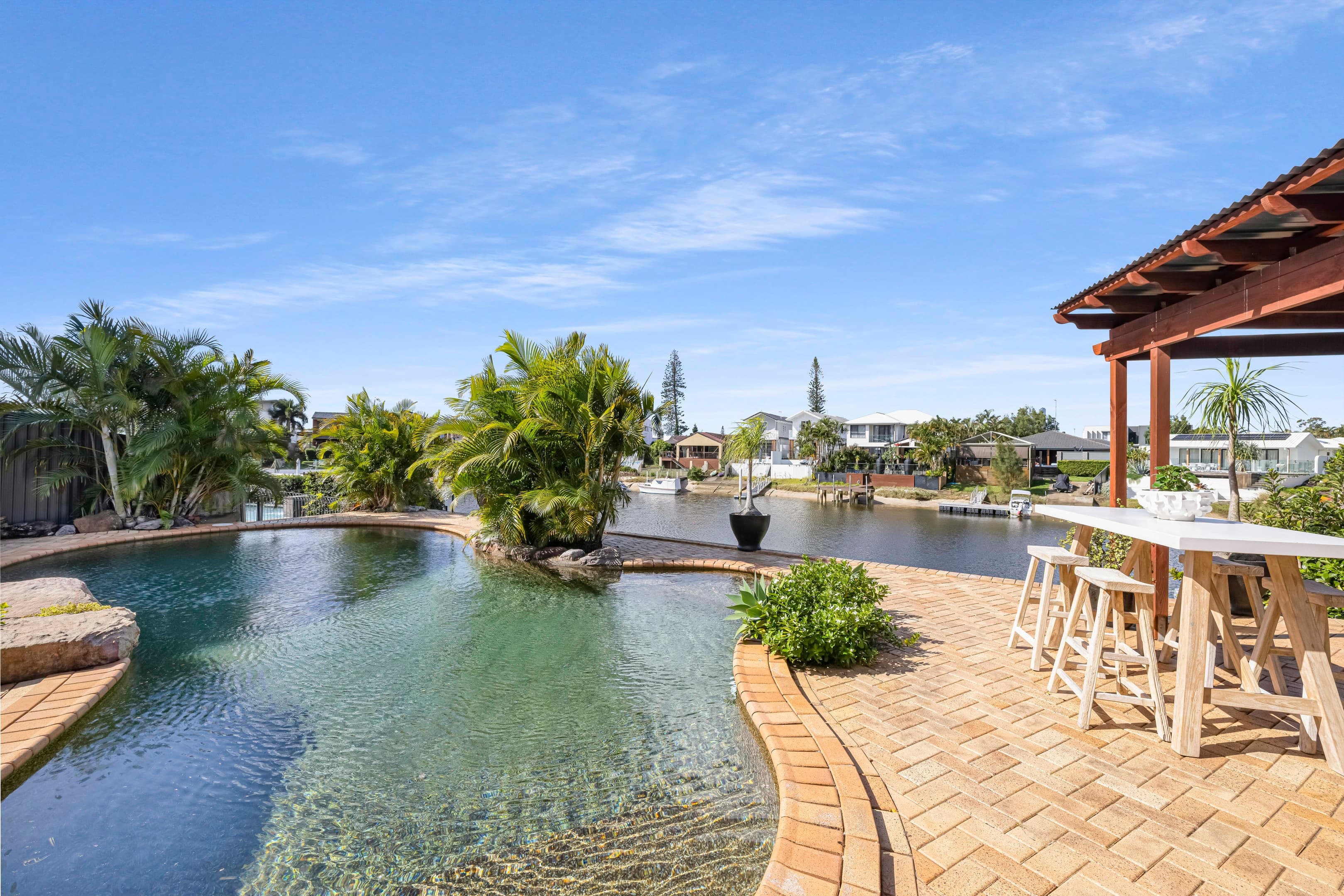 5 Nootka Court, Broadbeach Waters — photo 1 of 5