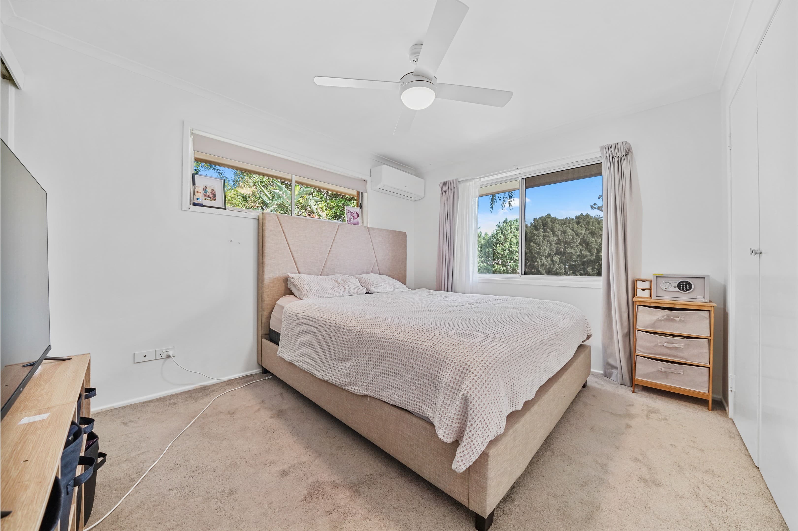 8 Lorisch Court, Mount Warren Park — photo 4 of 5