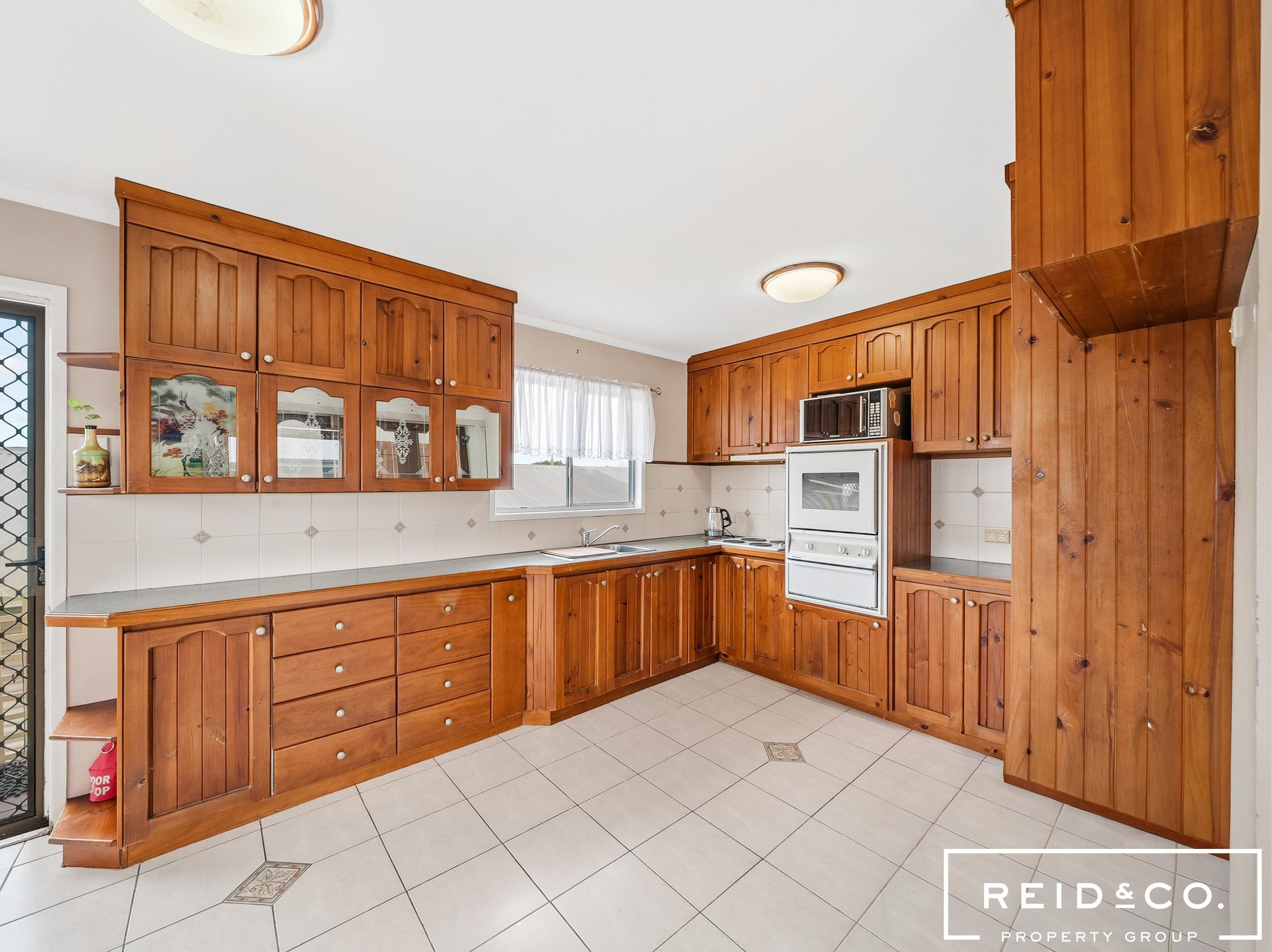 9 Tilley Street, Redcliffe — photo 3 of 5