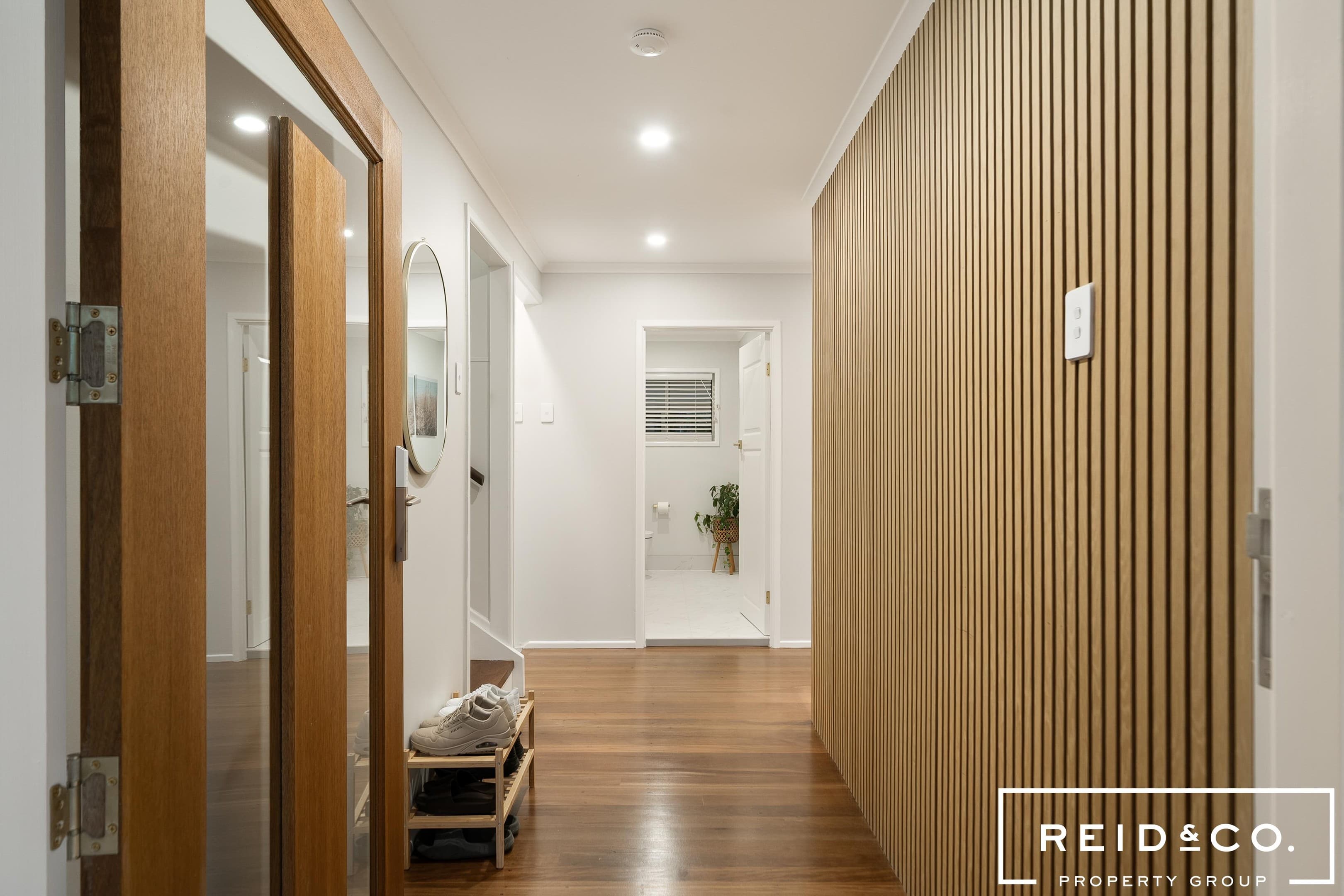 13 Kalimna Drive, Clontarf — photo 2 of 24
