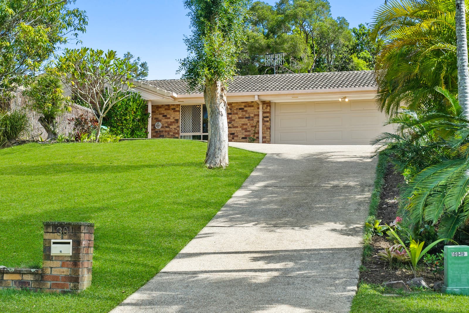 30 Bendigo Crescent, Tallai — photo 1 of 19
