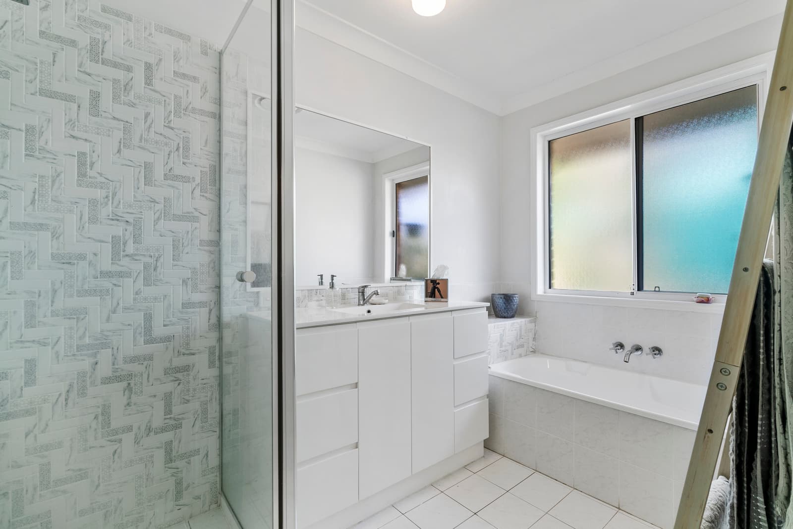 30 Bendigo Crescent, Tallai — photo 3 of 19