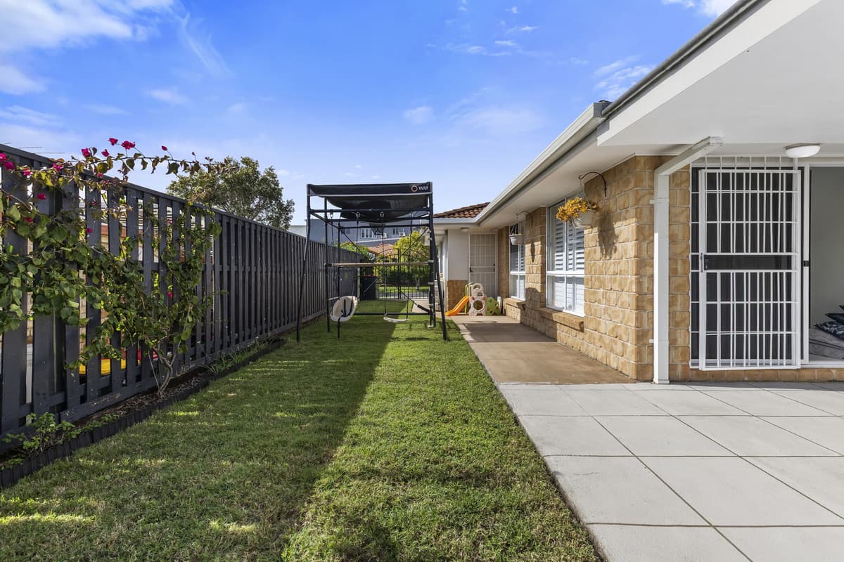 2 Eggleton Place, Wakerley — photo 4 of 5