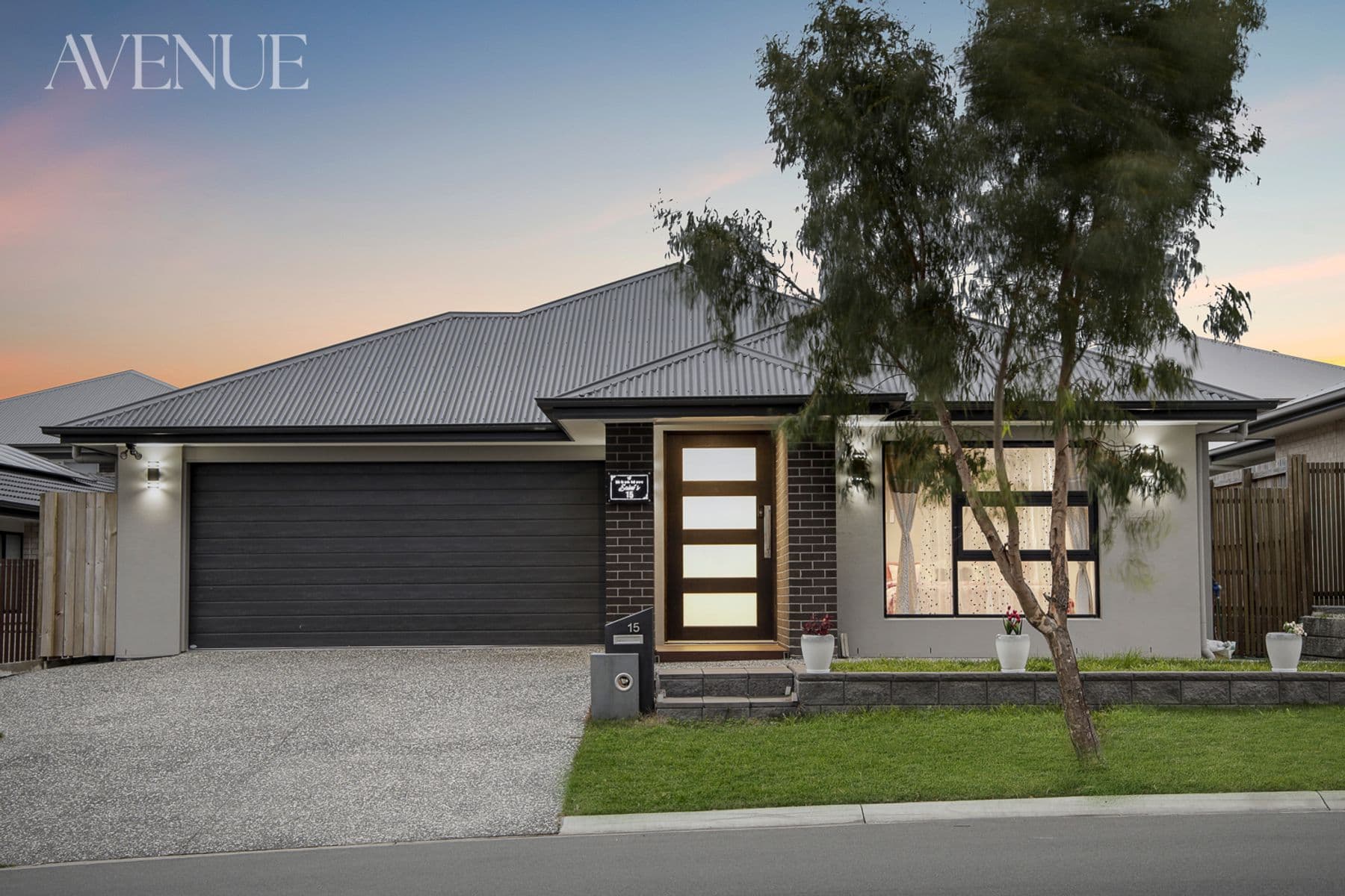 15 TUSCAN CIRCUIT, Greenbank — photo 1 of 5
