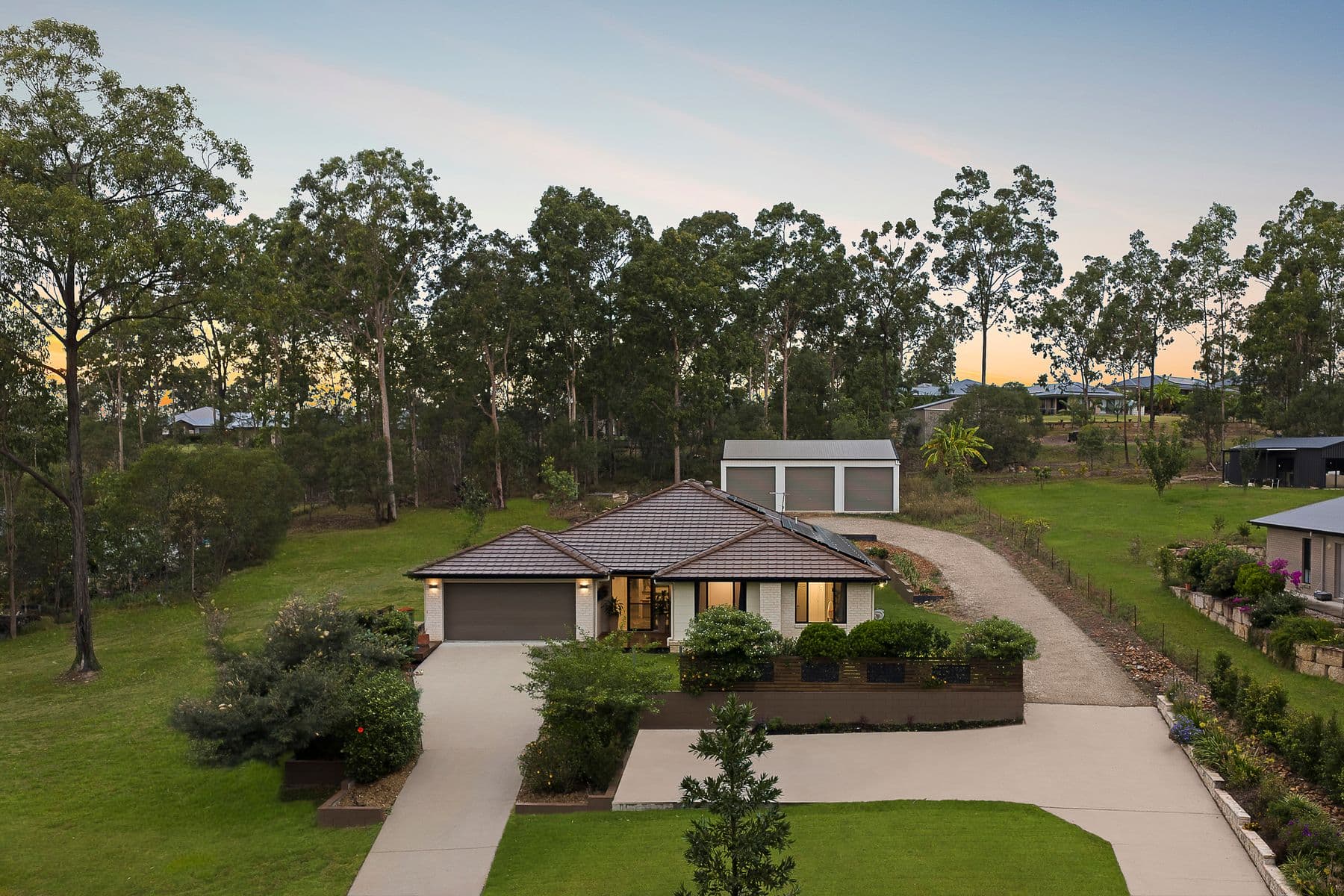 508-512 Spring Mountain Drive, New Beith — photo 1 of 5