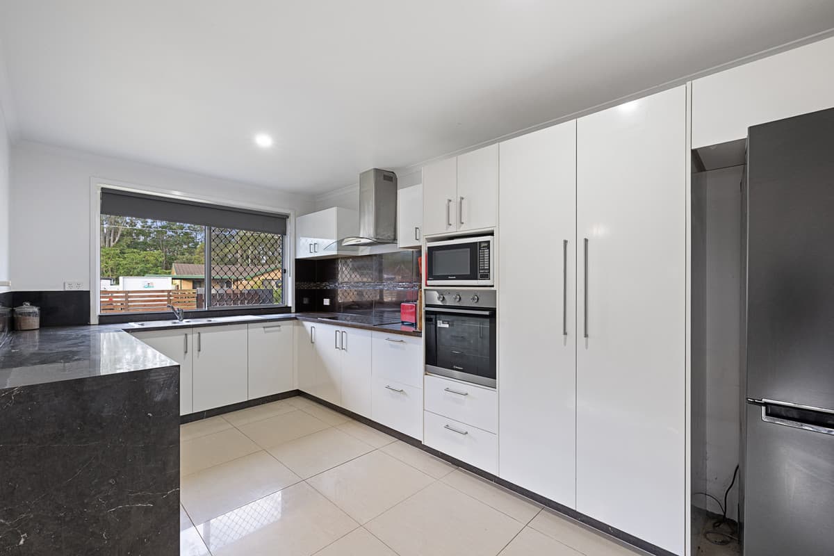 6 Holder Street, Loganholme — photo 2 of 10