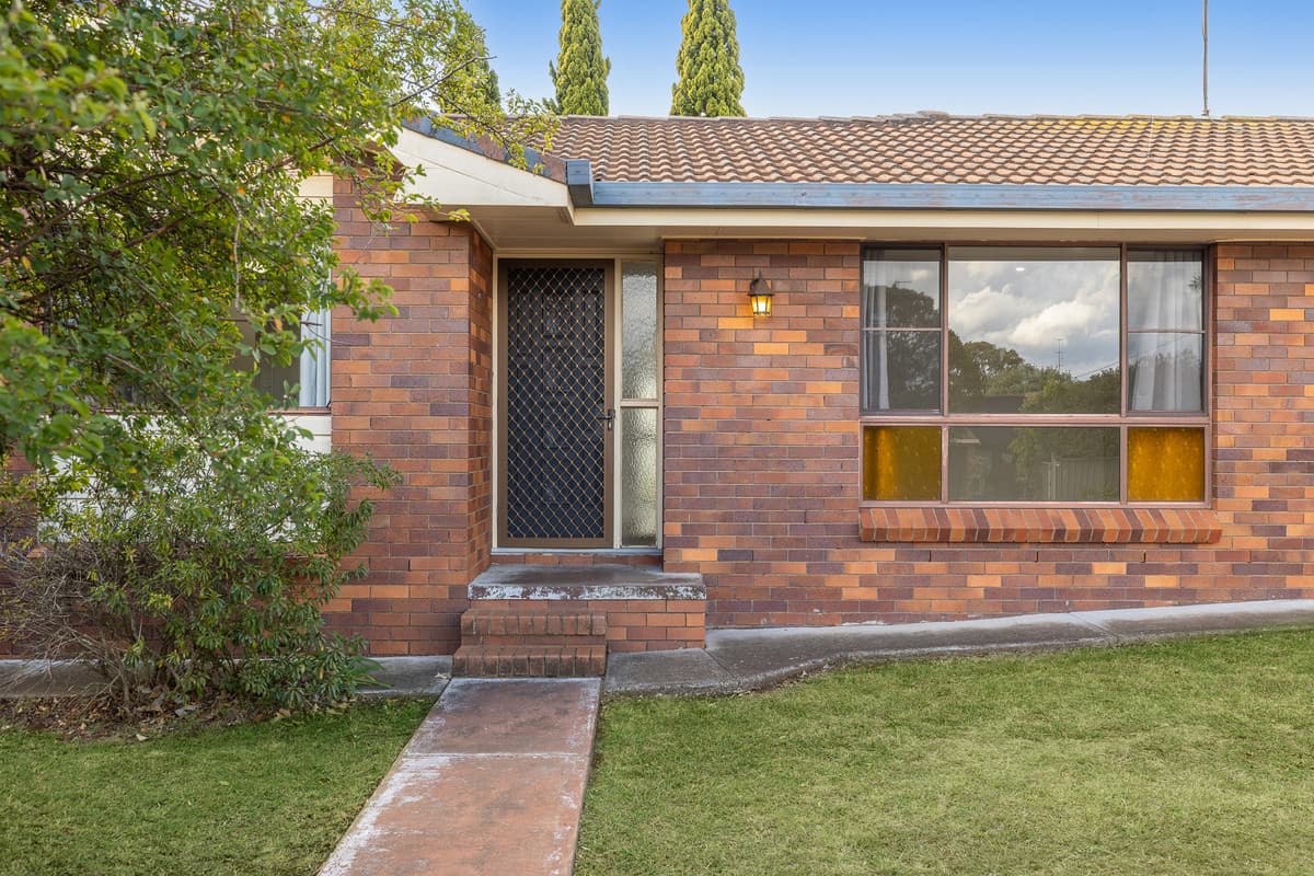 3 Kingsford Smith Drive, Wilsonton — photo 1 of 5