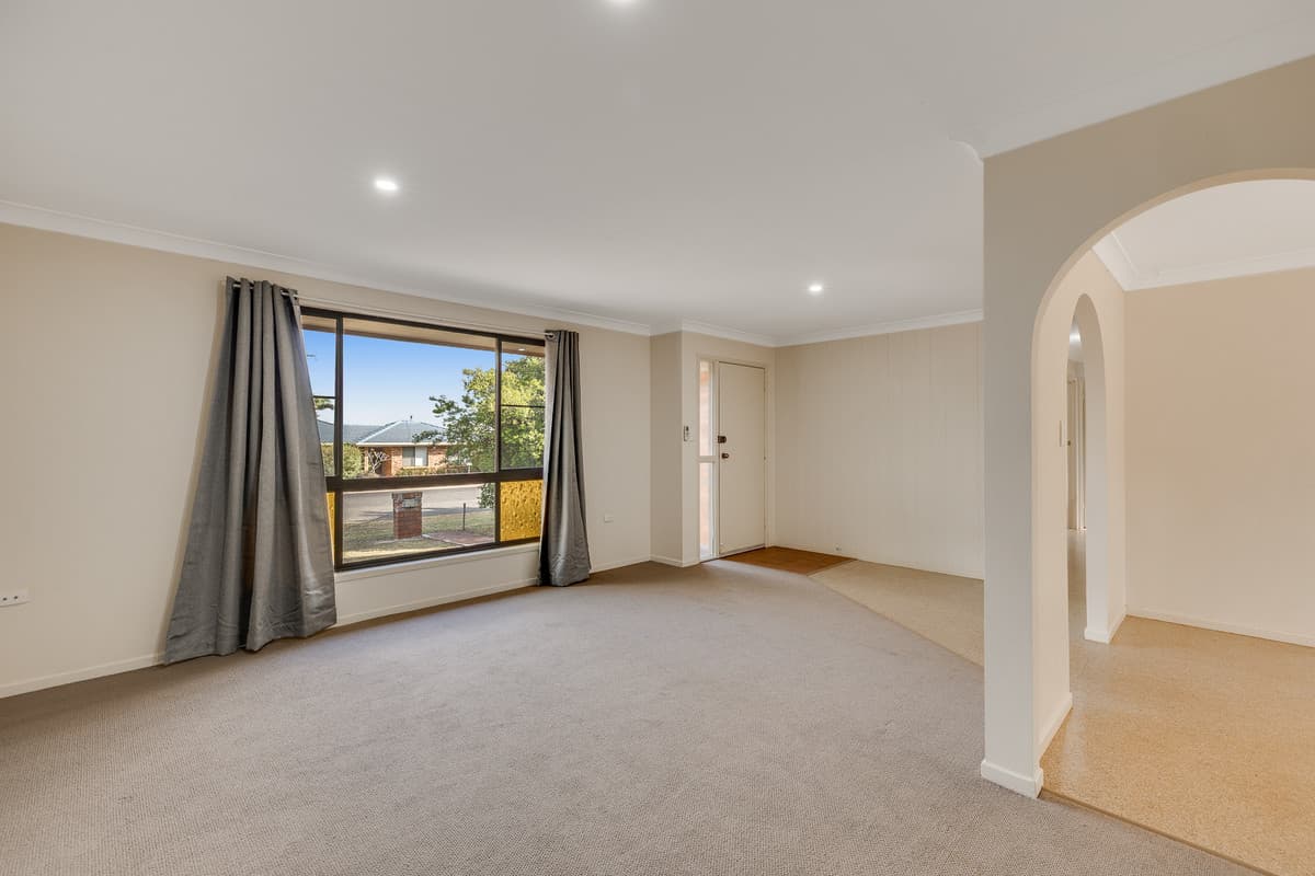 3 Kingsford Smith Drive, Wilsonton — photo 3 of 5