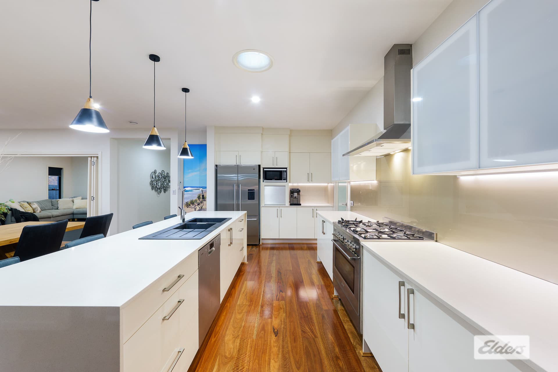 22 Rising Street, Shailer Park — photo 4 of 5