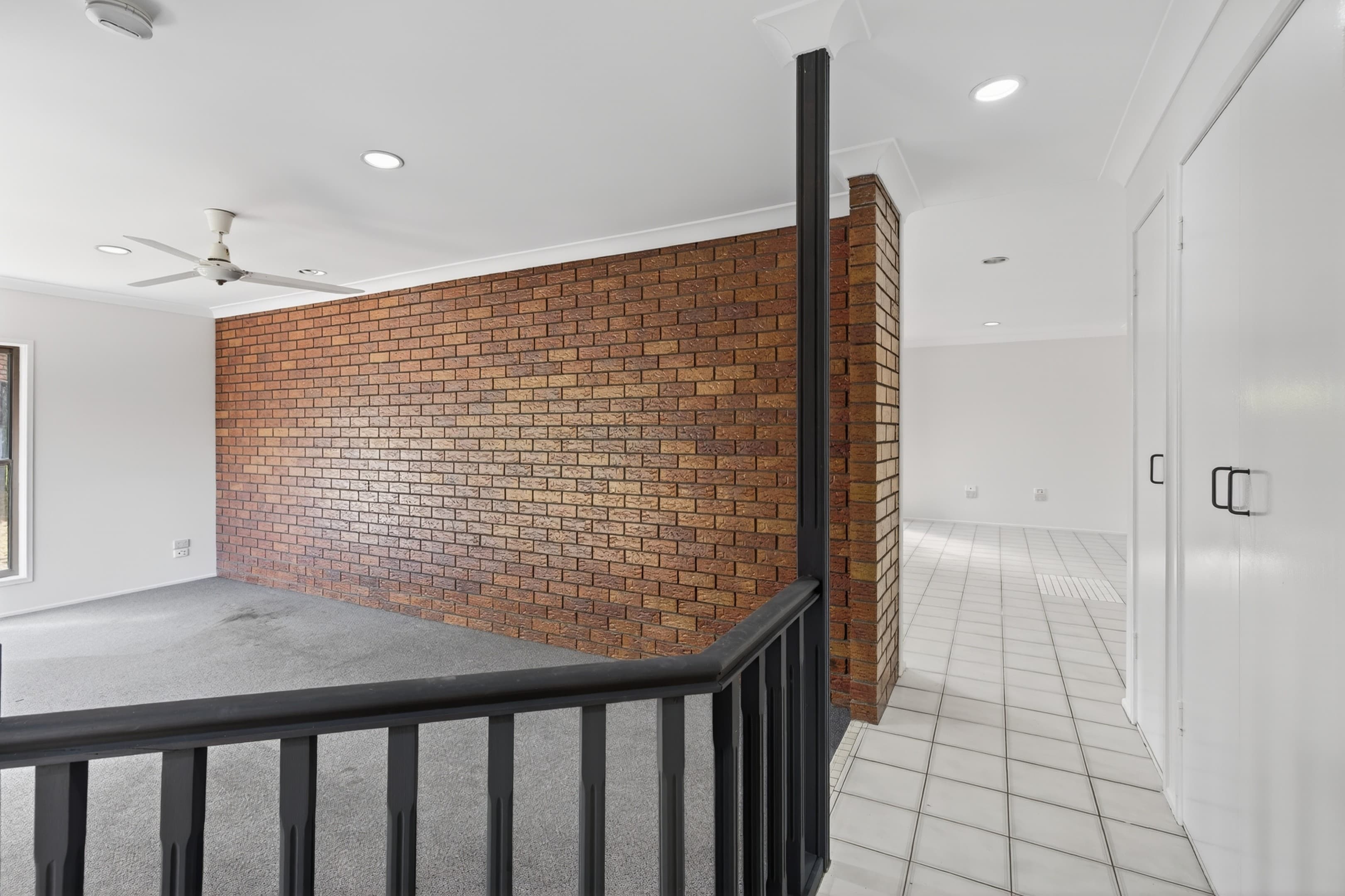 11 Harding Crescent, Cleveland — photo 4 of 5