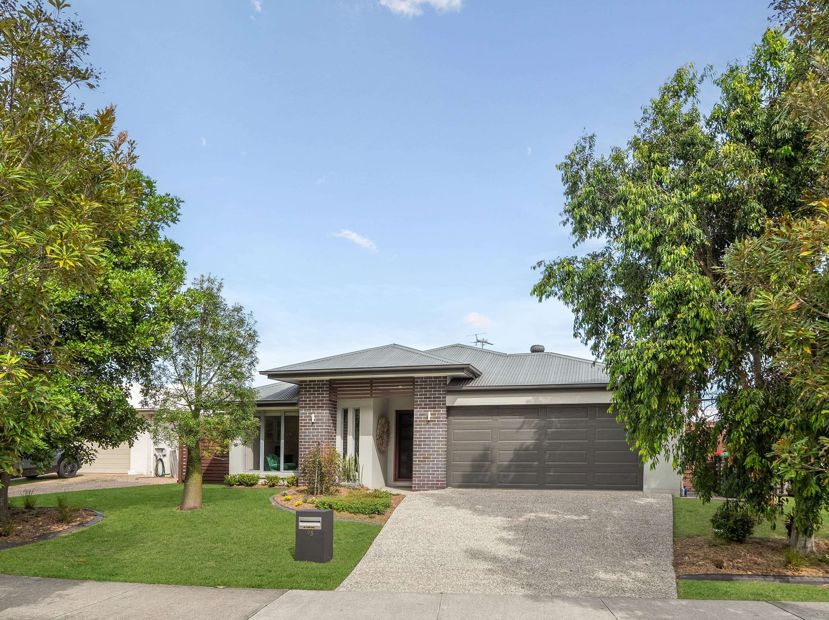 95 Park Vista Drive, Mango Hill — photo 1 of 5