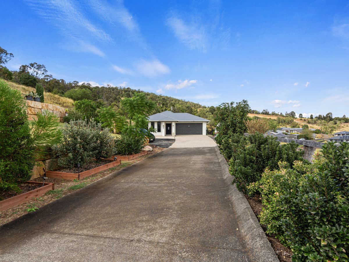 26 Mahogany Drive, Plainland — photo 1 of 5