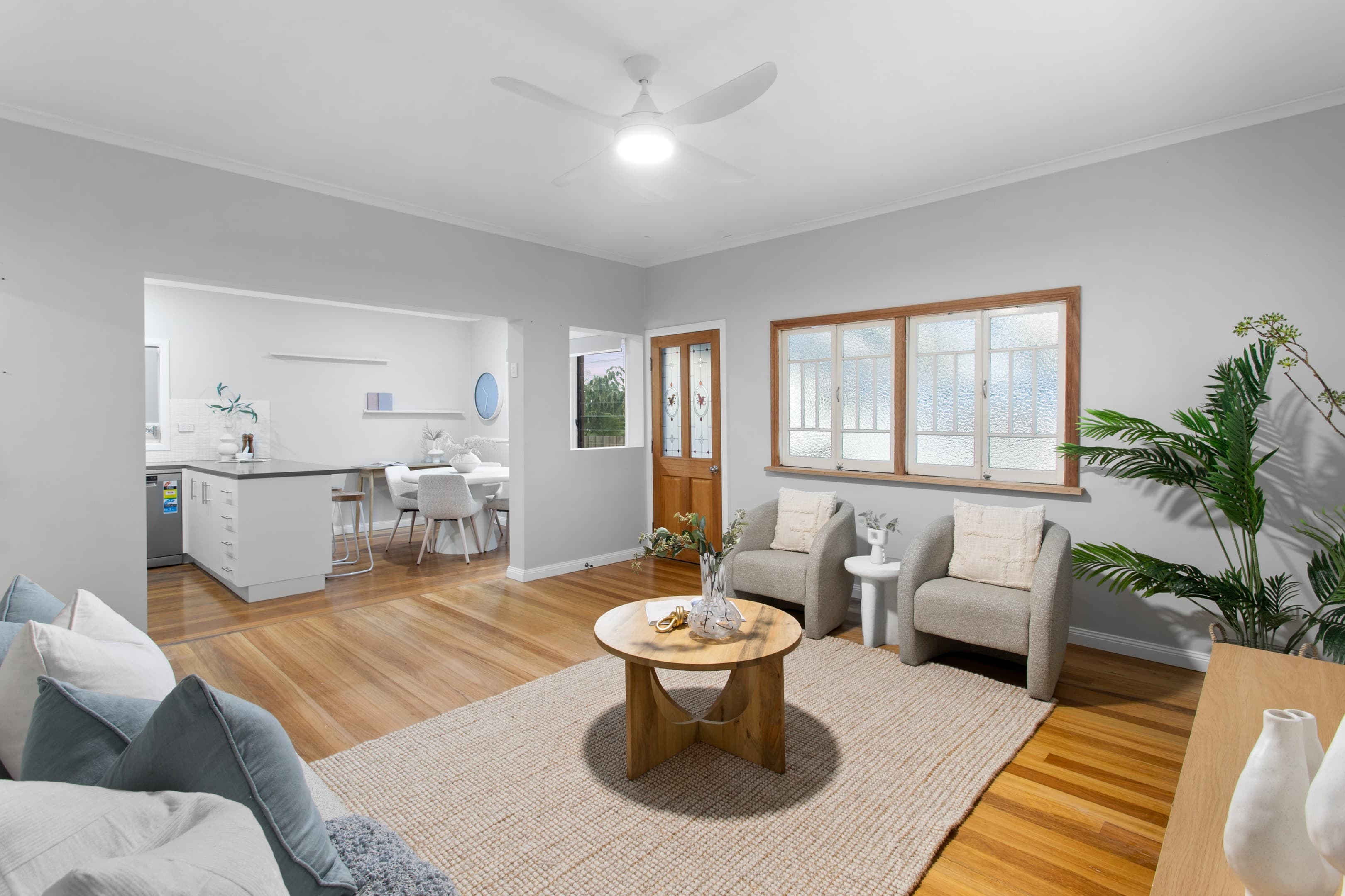 102 Scarborough Road, Redcliffe — photo 4 of 5