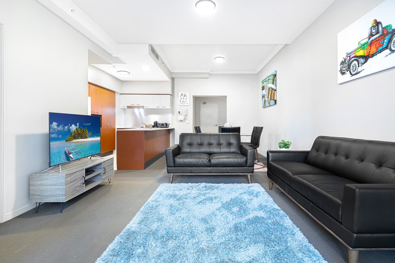 3055/23 Ferny Avenue, Surfers Paradise — photo 3 of 5