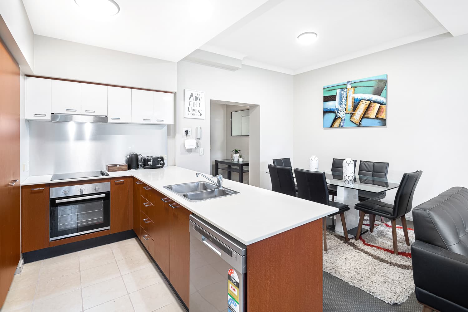 3055/23 Ferny Avenue, Surfers Paradise — photo 4 of 5