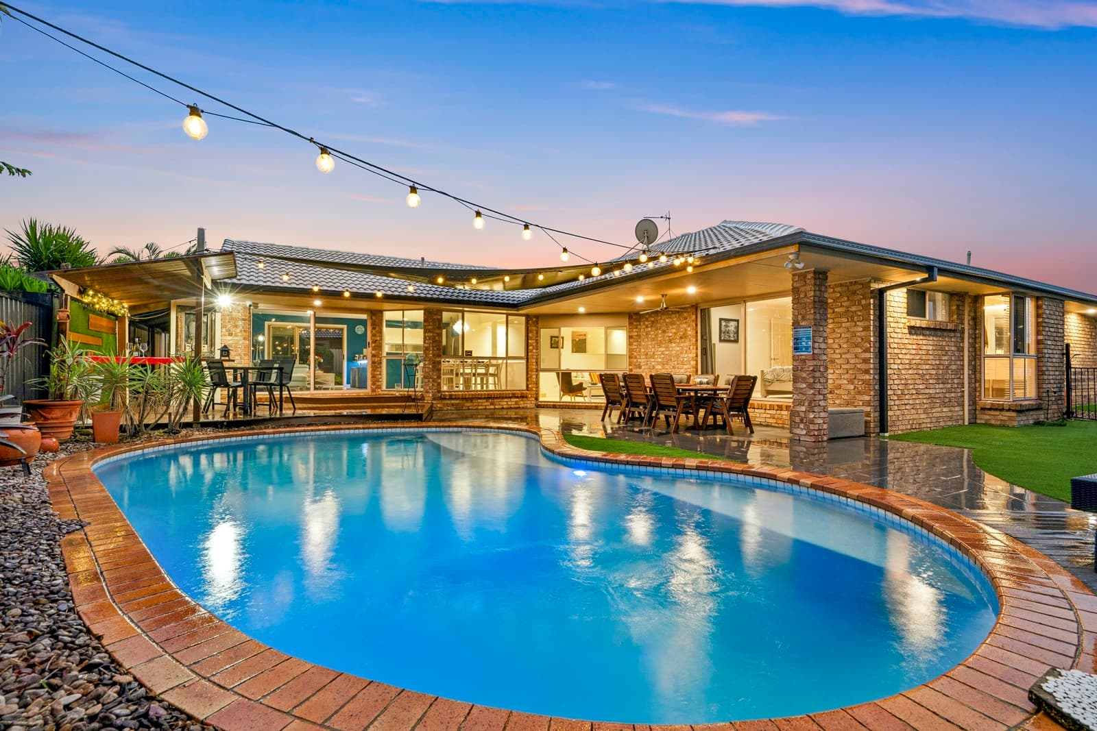 4 Bolt Court, Parkwood — photo 1 of 5