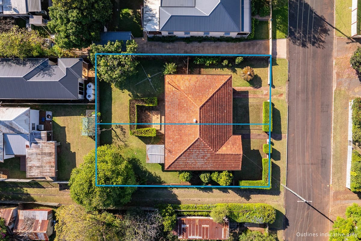 13 Kennedy Street, North Toowoomba — photo 2 of 5