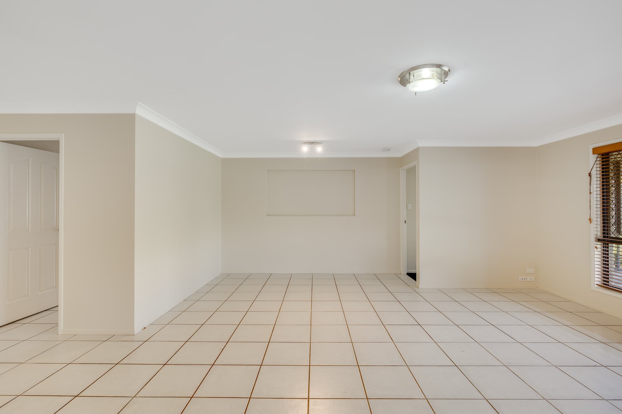 7 Currawong Drive, Highfields — photo 4 of 5