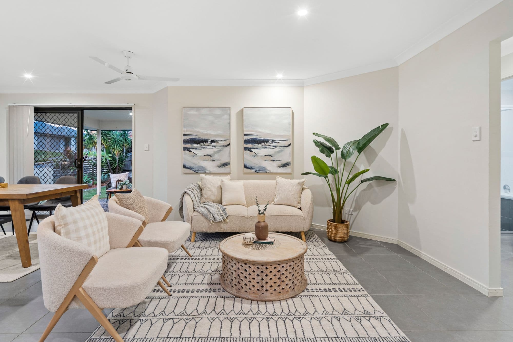 17 Fitzpatrick Circuit, Augustine Heights — photo 4 of 13
