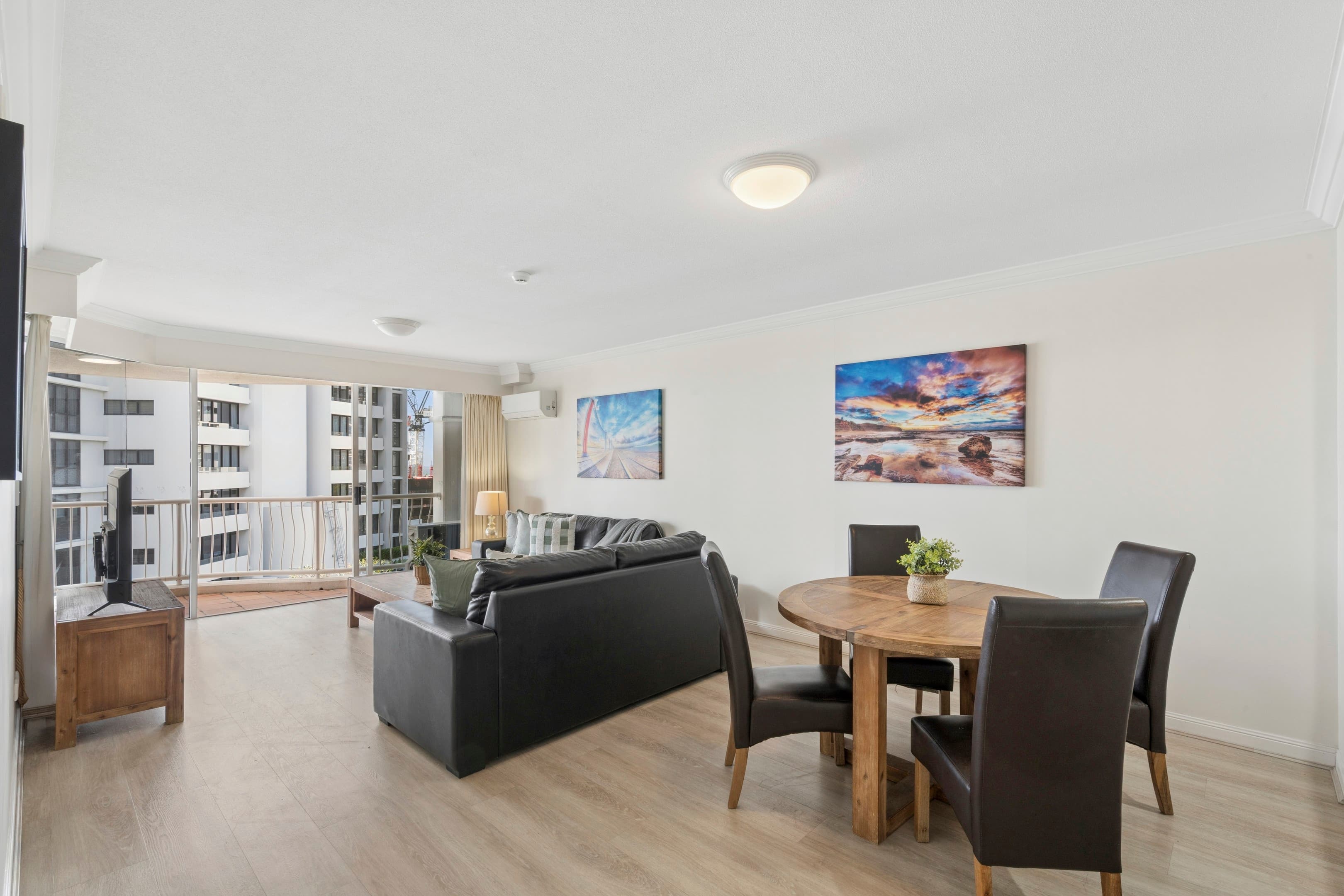 2710/24-26 Queensland Avenue, Broadbeach — photo 1 of 5