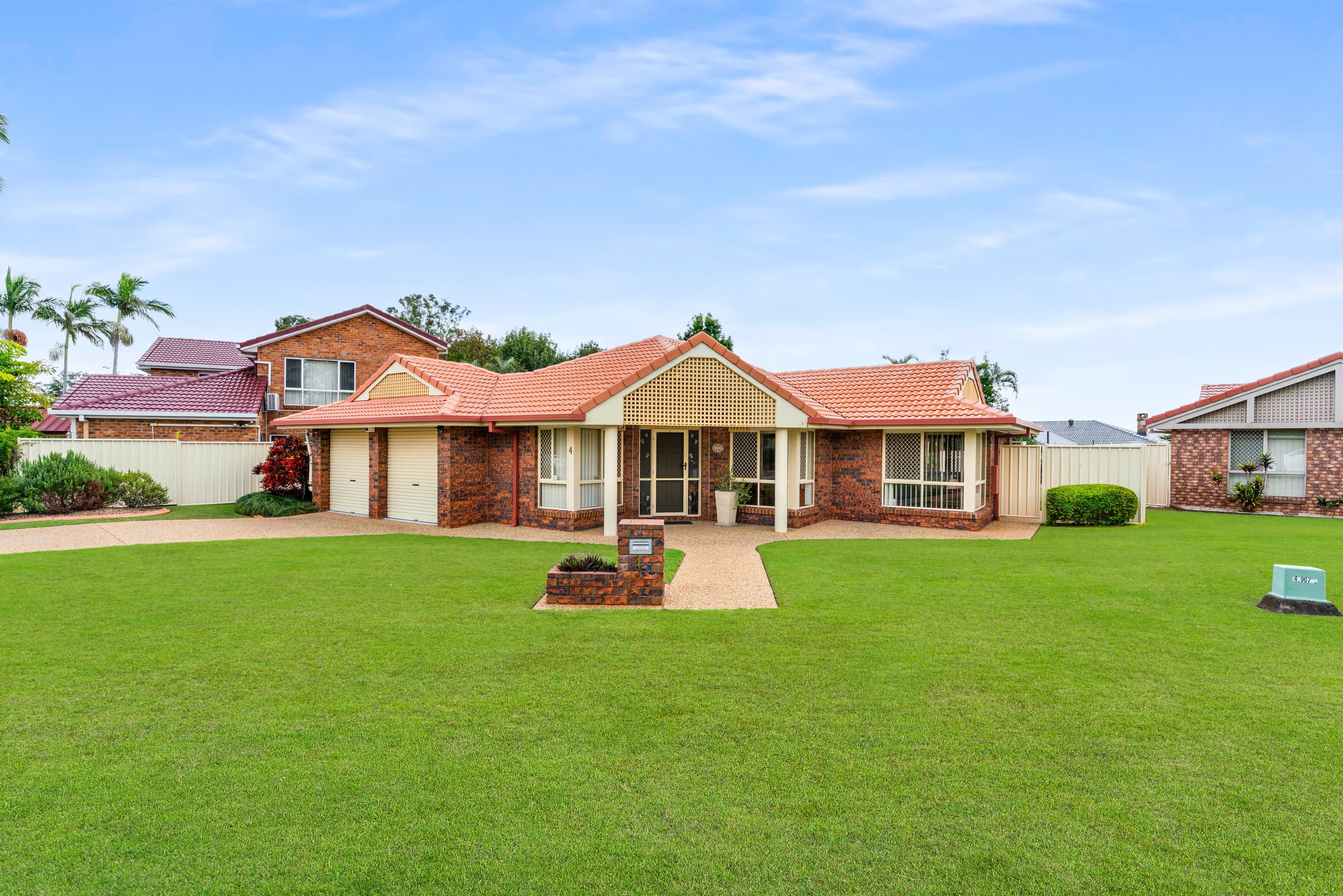4 Escaut Close, Sunnybank Hills — photo 2 of 5