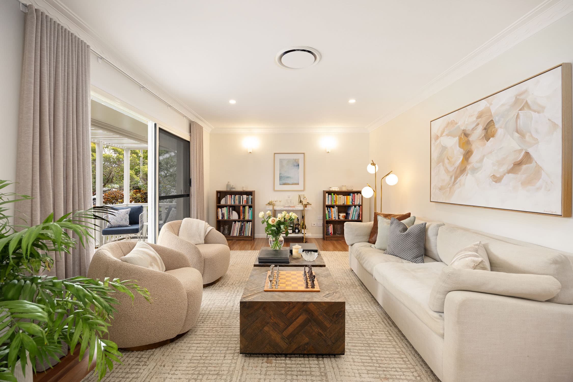 12 Euree Street, Kenmore — photo 3 of 5
