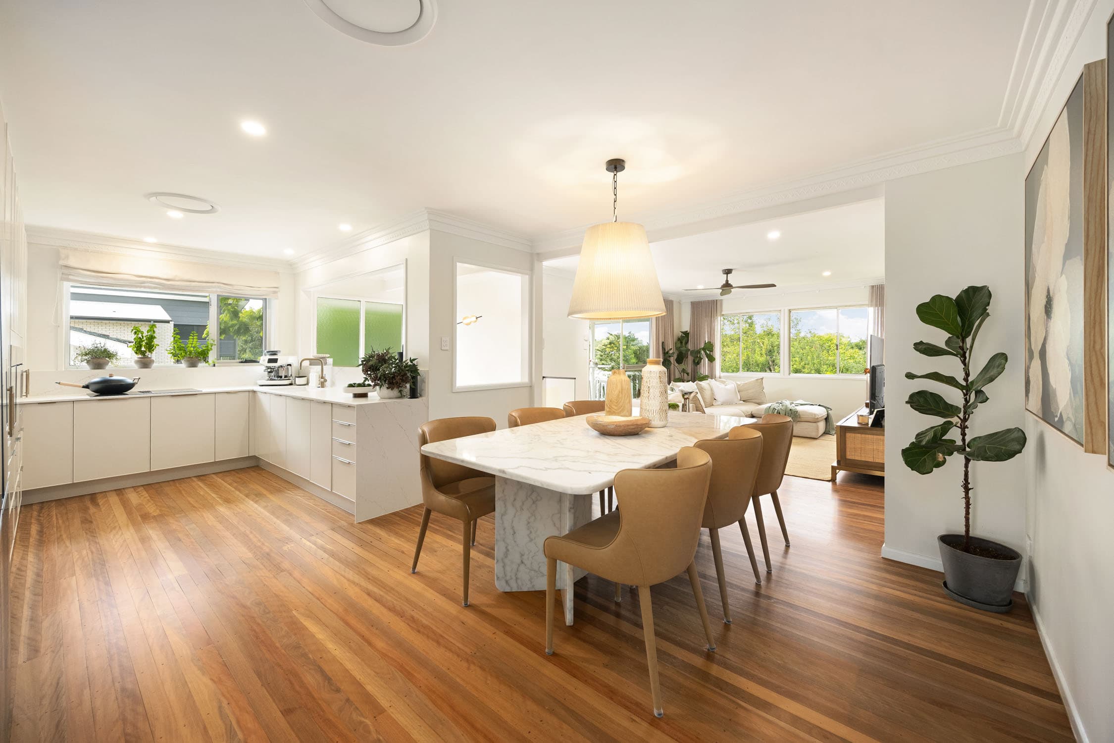 12 Euree Street, Kenmore — photo 4 of 5