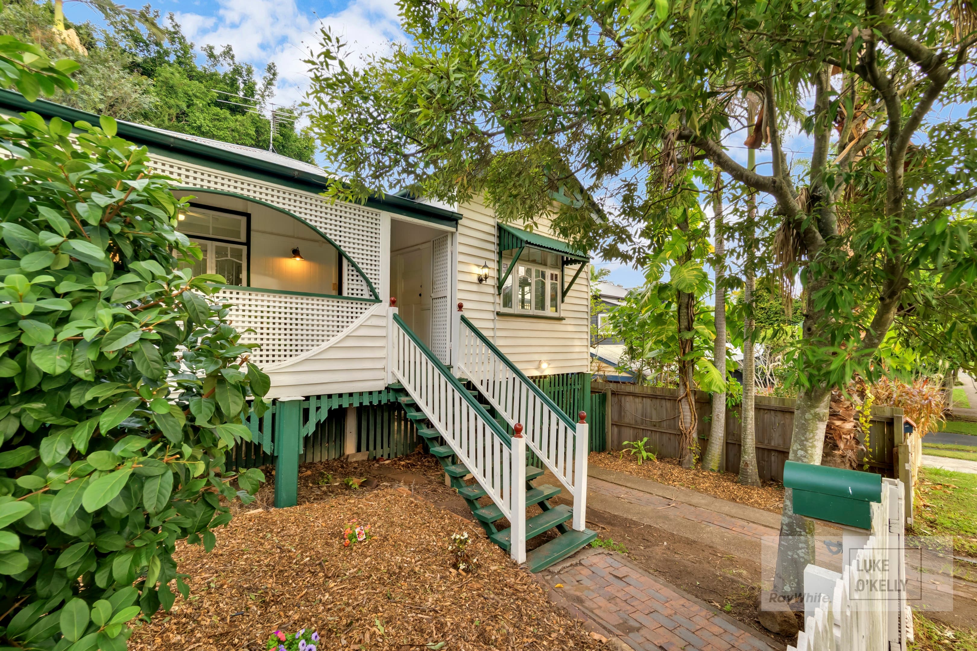 14 Ridge Street, Highgate Hill — photo 1 of 5