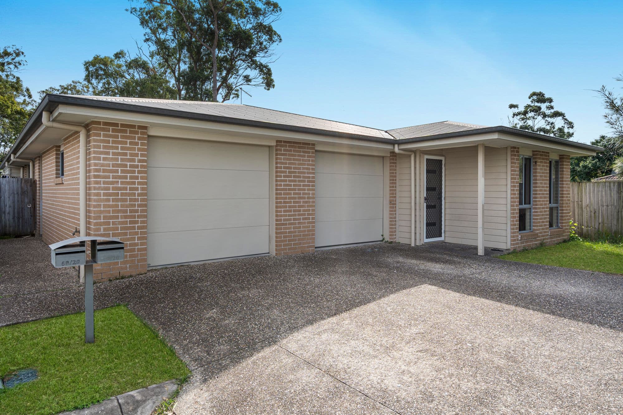 6-20 Pinelands Street, Loganlea — photo 1 of 5