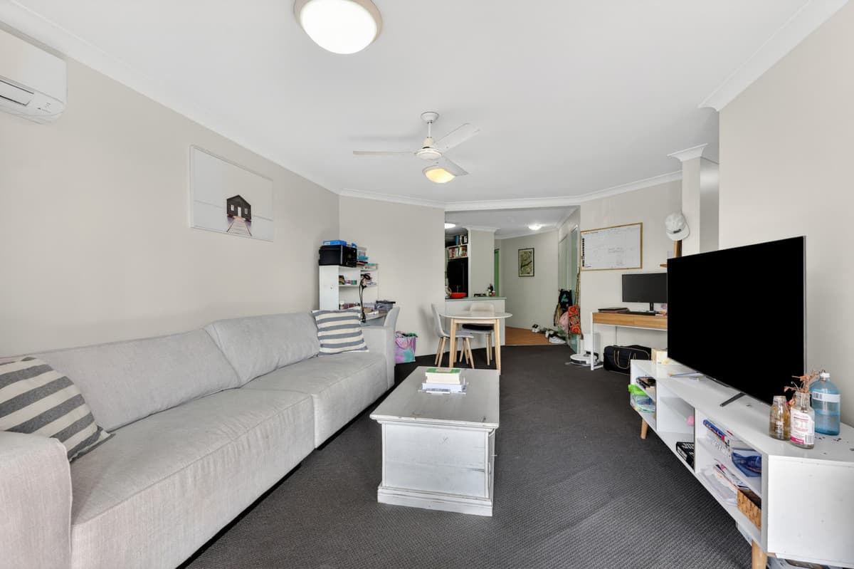 18/45 Pohlman Street, Southport — photo 3 of 5