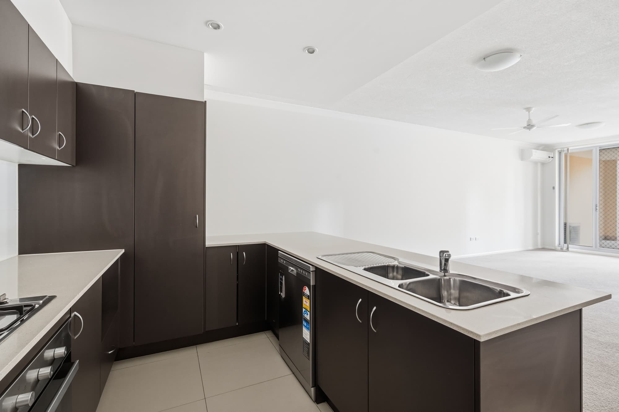 2/24 Westacott Street, Nundah — photo 3 of 5