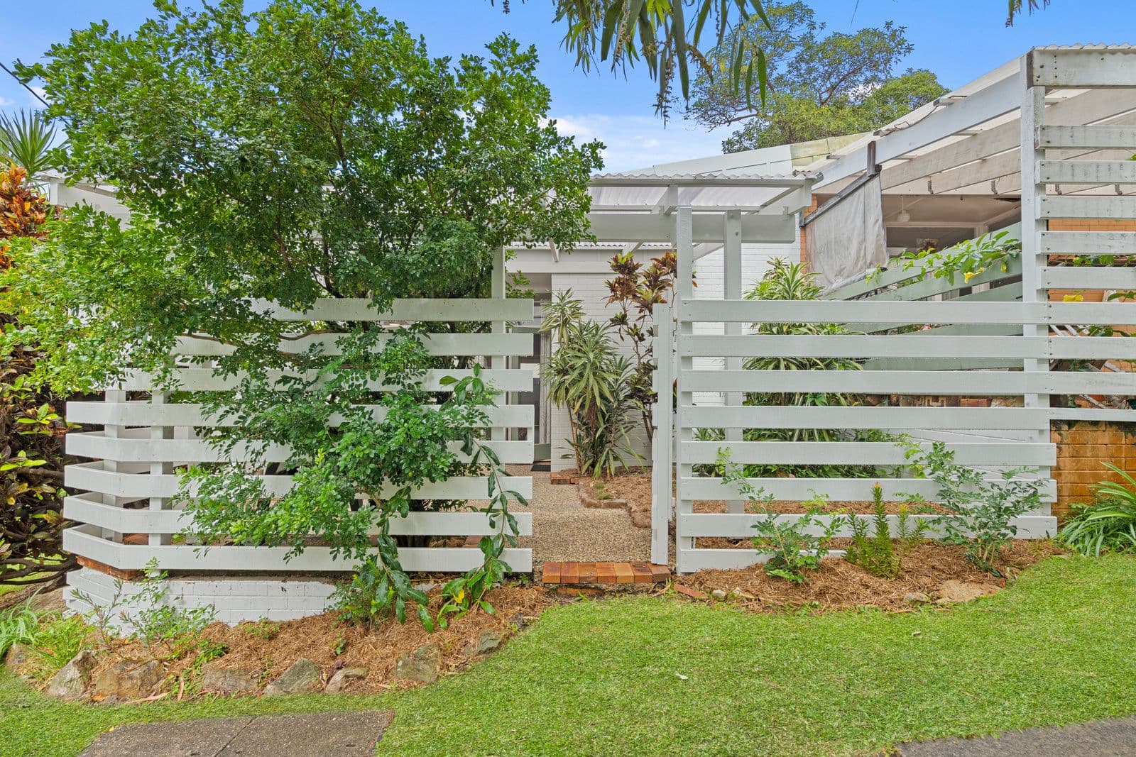 1/2 Bigoon Road, Point Lookout — photo 1 of 5